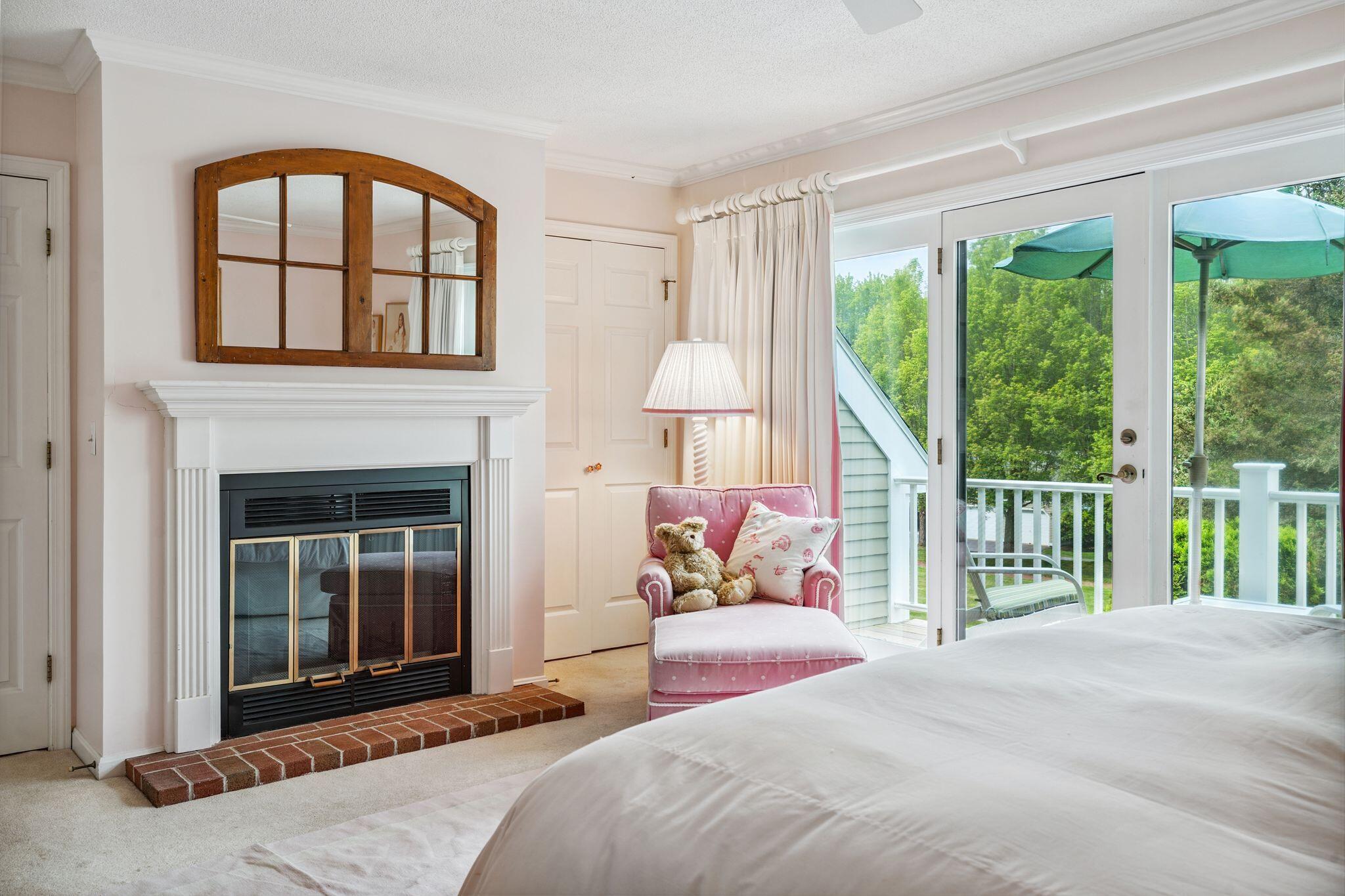 Kennebunk, Maine 04043, United States, 3 Bedrooms Bedrooms, ,3 BathroomsBathrooms,Residential,Pending,165989