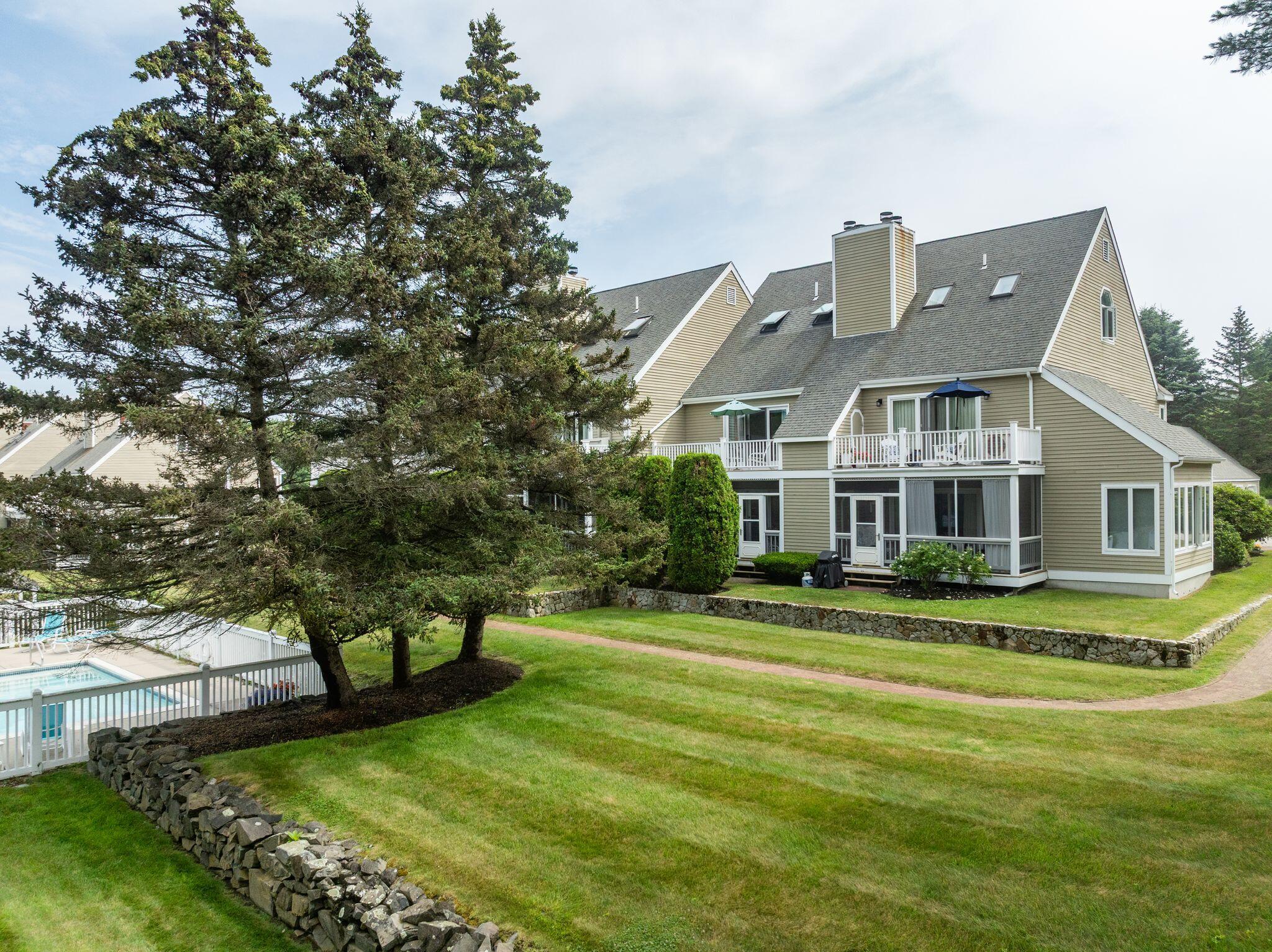 Kennebunk, Maine 04043, United States, 3 Bedrooms Bedrooms, ,3 BathroomsBathrooms,Residential,Pending,165989