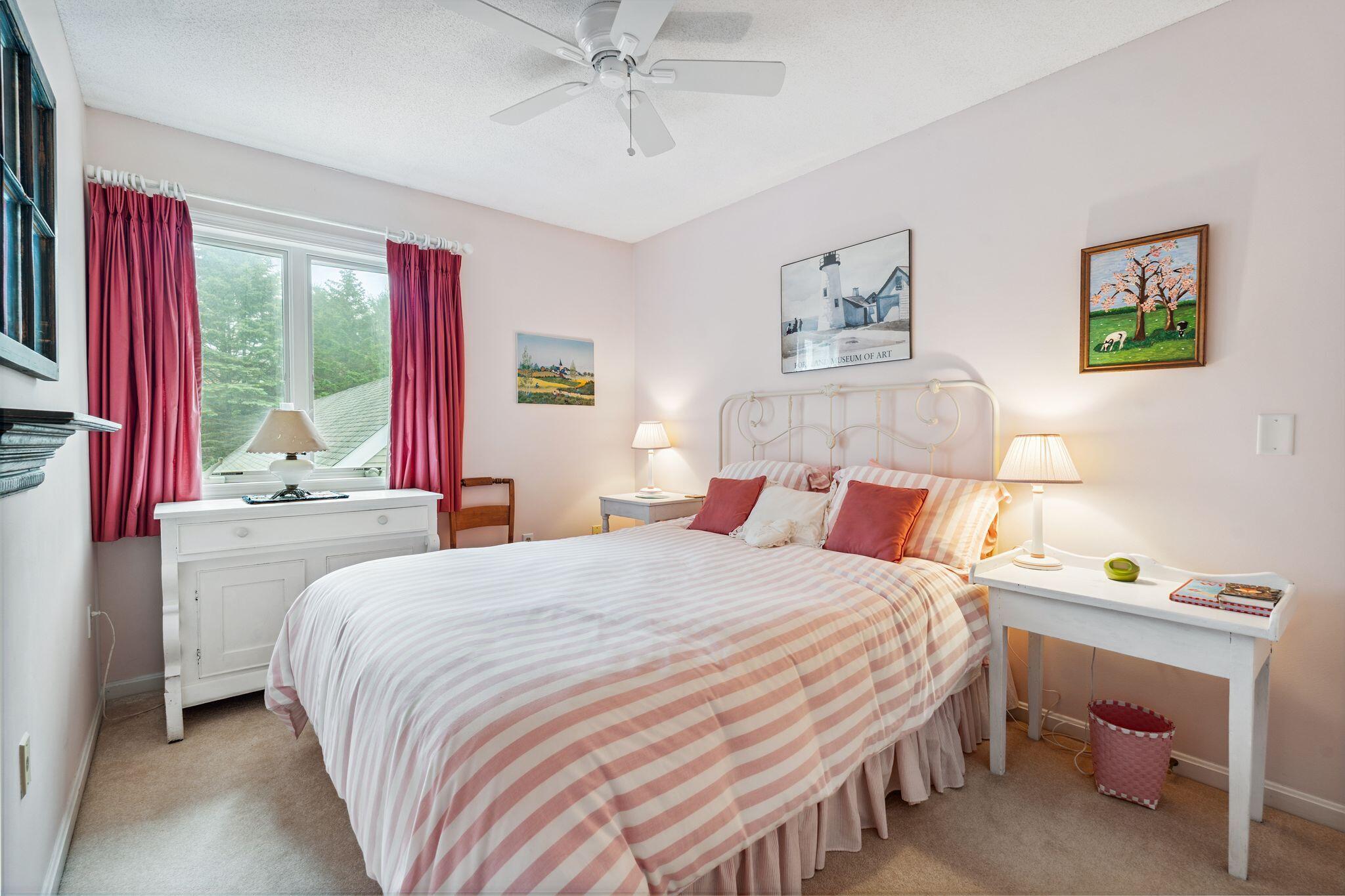 Kennebunk, Maine 04043, United States, 3 Bedrooms Bedrooms, ,3 BathroomsBathrooms,Residential,Pending,165989