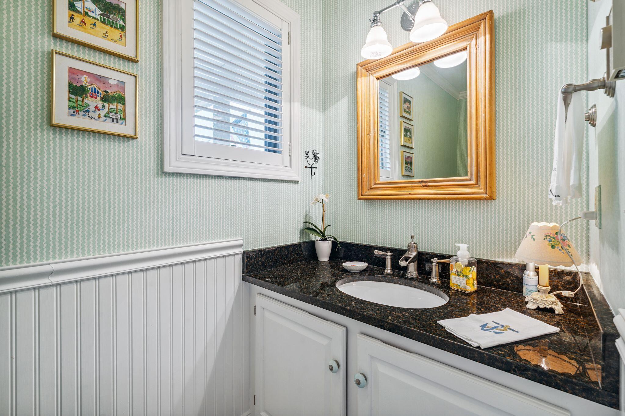 Kennebunk, Maine 04043, United States, 3 Bedrooms Bedrooms, ,3 BathroomsBathrooms,Residential,Pending,165989