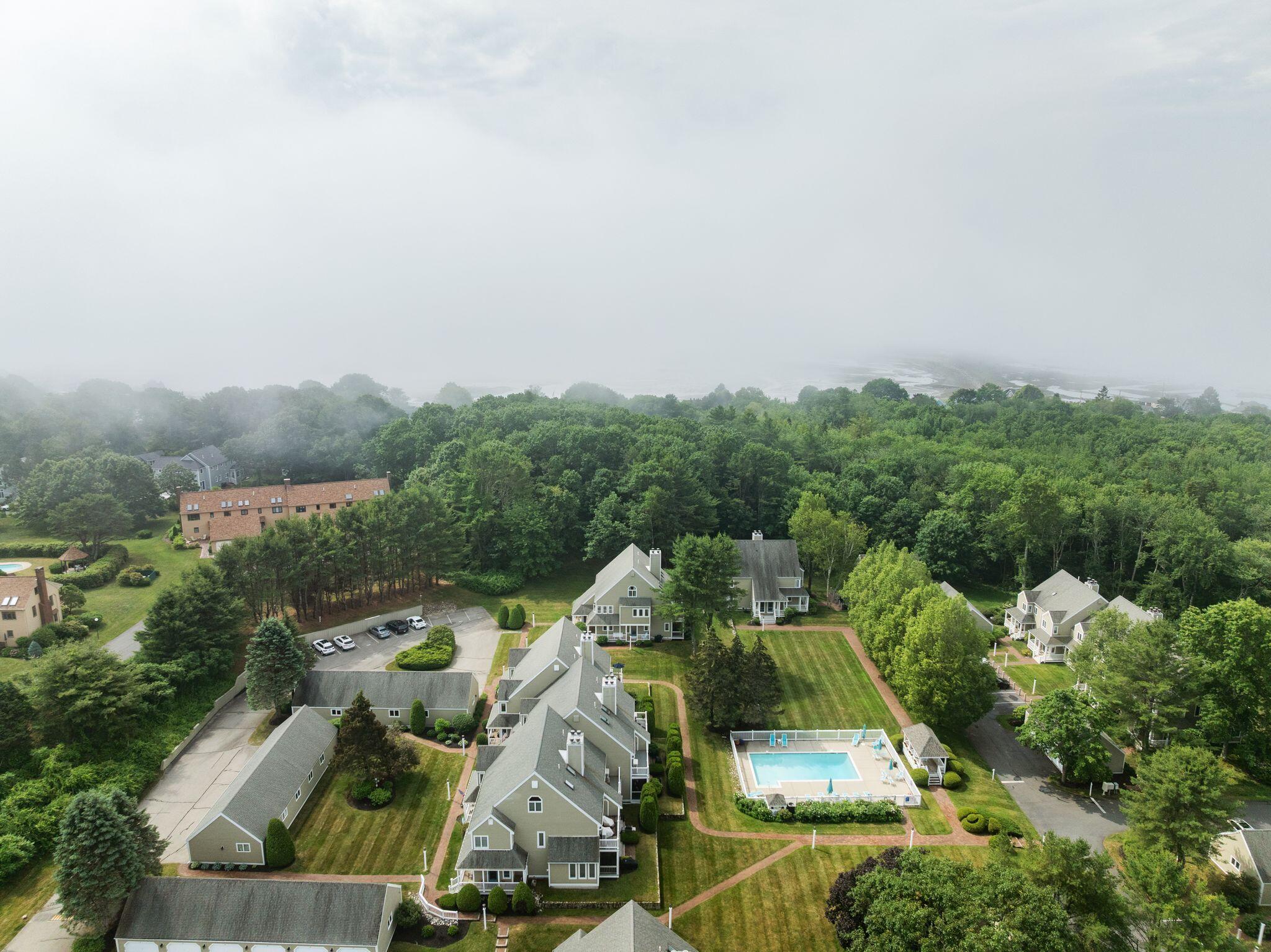 Kennebunk, Maine 04043, United States, 3 Bedrooms Bedrooms, ,3 BathroomsBathrooms,Residential,Pending,165989