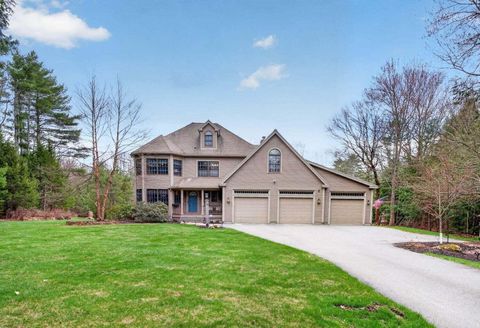 Photo of 19 Woodfield Drive, Scarborough, ME 04074 (MLS # 1659849)