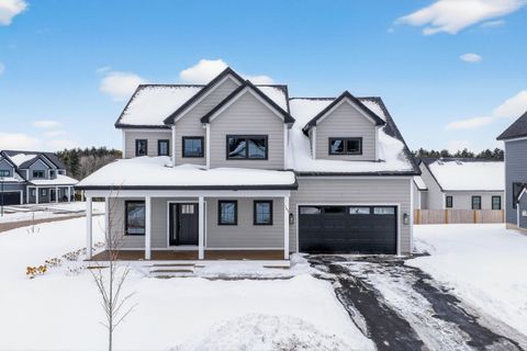 Photo of 101 Owl's Nest Road, Portland, ME 04102 (MLS # 1651817)