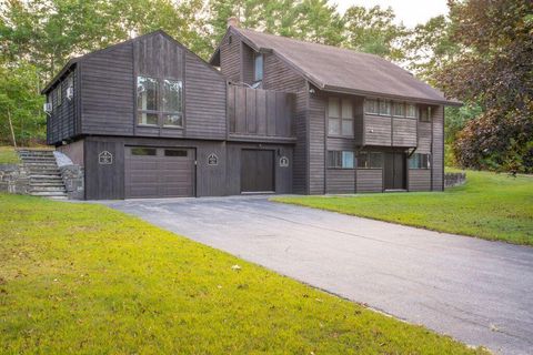 Photo of 2 Flynn Road, Raymond, ME 04071 (MLS # 1637999)