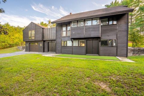 Photo of 2 Flynn Road, Raymond, ME 04071 (MLS # 1637999)