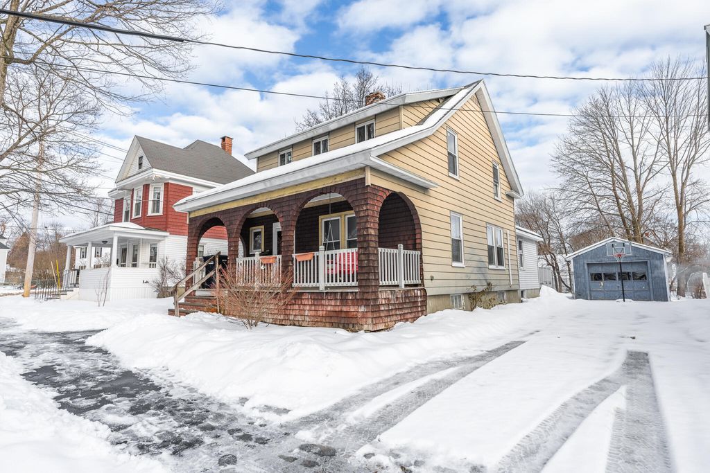 Photo of 211 Maple Street, Bangor, ME 04401 (MLS # 1649264)