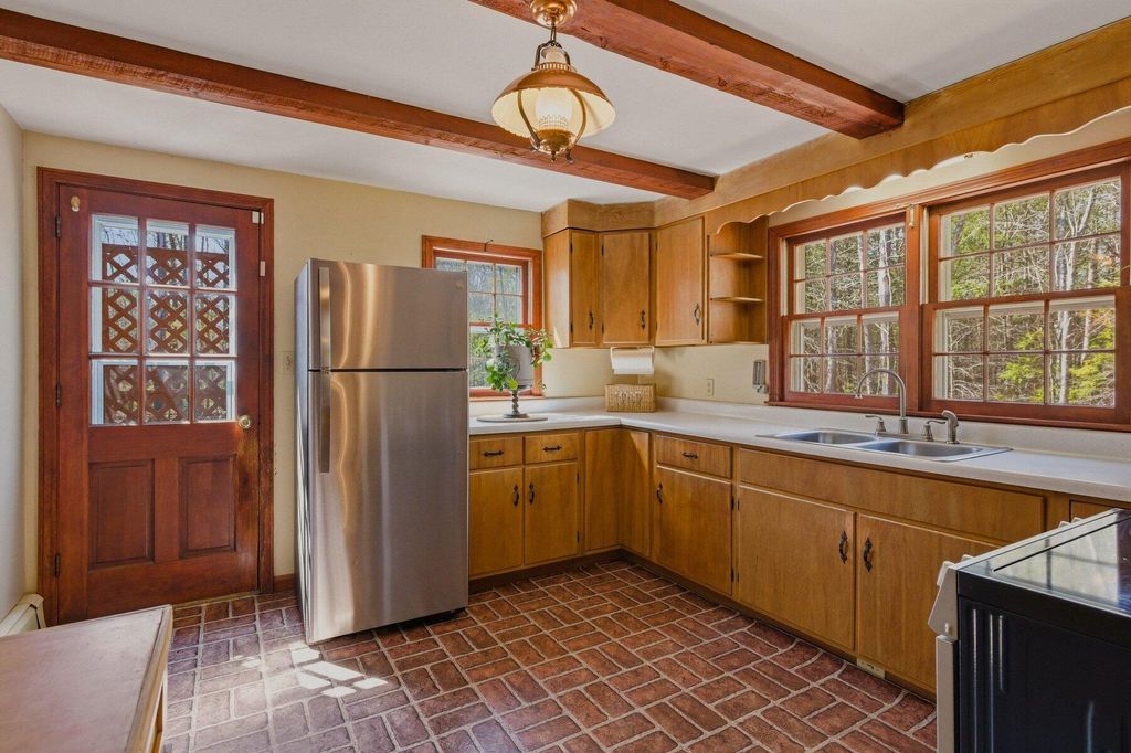 Photo of 161 Beech Ridge Road, Eliot, ME 03903 (MLS # 1656404)