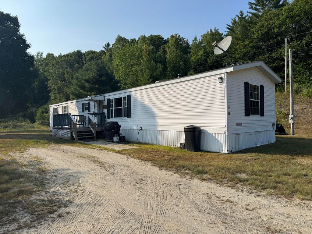 Photo of 49, 52 &amp; 6 Parkway Lane, Manchester, ME 04351 (MLS # 1634529)