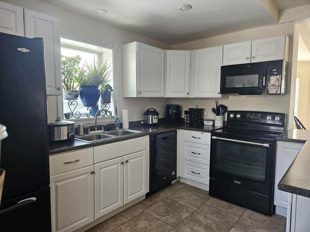 Photo of 18 King Avenue, Lewiston, ME 04240 (MLS # 1651438)