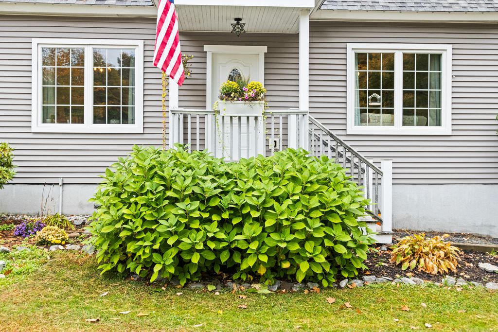 Photo of 12 West Street, Freeport, ME 04032 (MLS # 1640448)