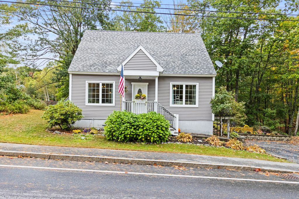 Photo of 12 West Street, Freeport, ME 04032 (MLS # 1640448)