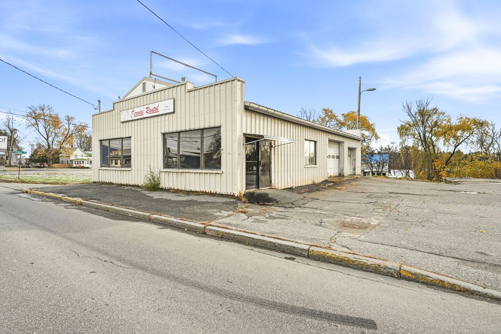 Photo of 171 College Avenue, Waterville, ME 04901 (MLS # 1643575)