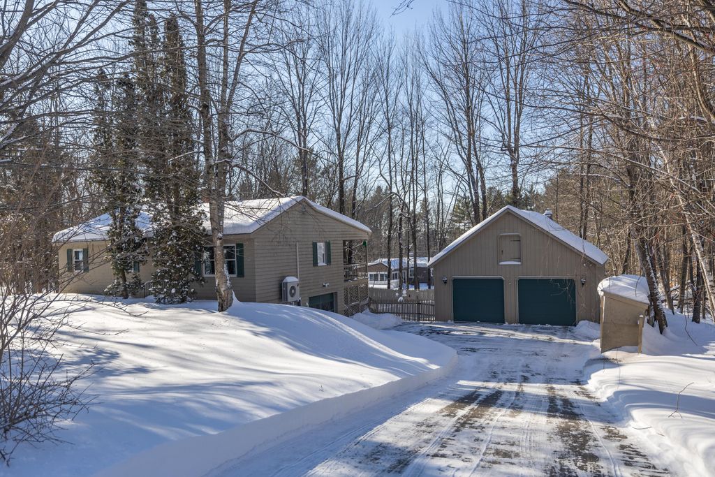 Photo of 31 Bellflower Drive, Auburn, ME 04210 (MLS # 1650776)