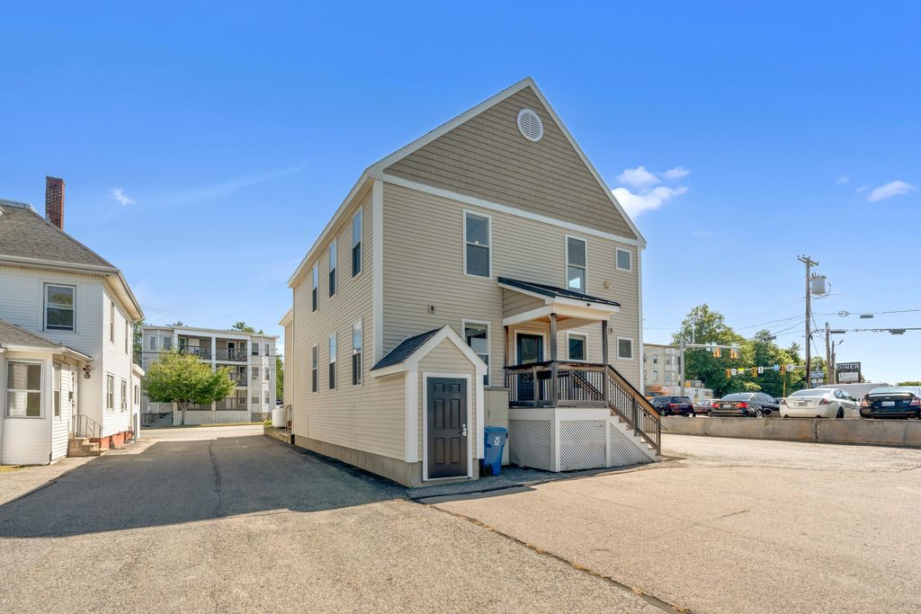 Photo of 522 Washington Avenue, Portland, ME 04102 (MLS # 1631565)