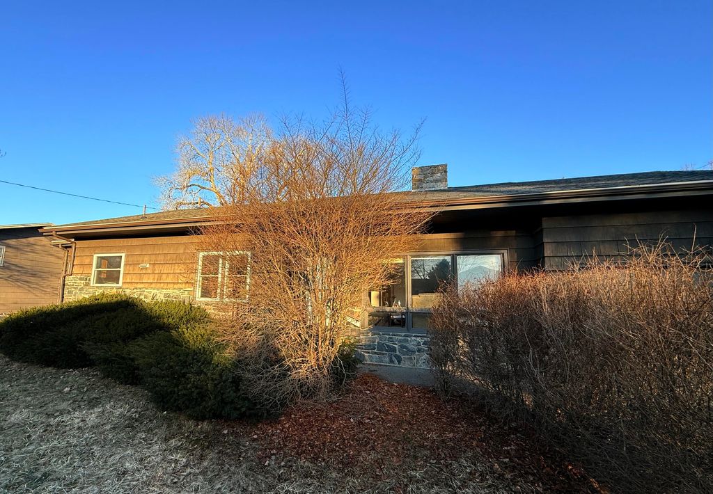 Photo of 124 E Kidder Street, Portland, ME 04103 (MLS # 1654687)