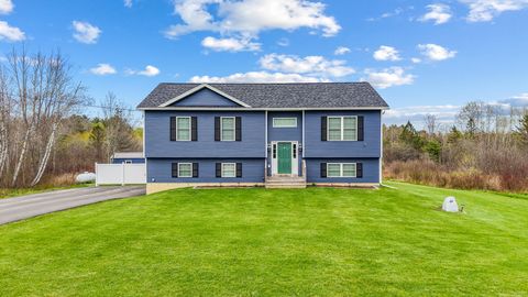 Photo of 43 Boxwood Lane, Hermon, ME 04401 (MLS # 1661780)