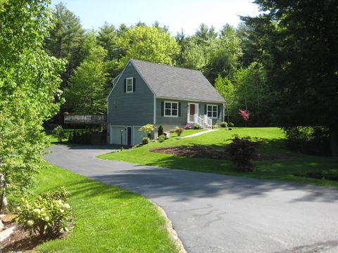 Photo of 8 Kimberley Circle, Brunswick, ME 04011 (MLS # 1654363)