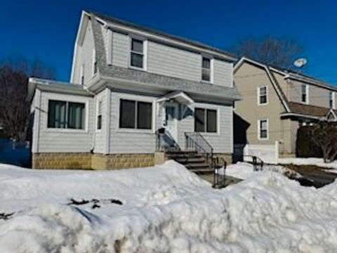 Photo of 15 Rudman Road, Portland, ME 04102 (MLS # 1653667)