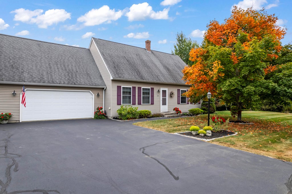 Photo of 72 Aquamarine Court #42, Auburn, ME 04210 (MLS # 1605170)