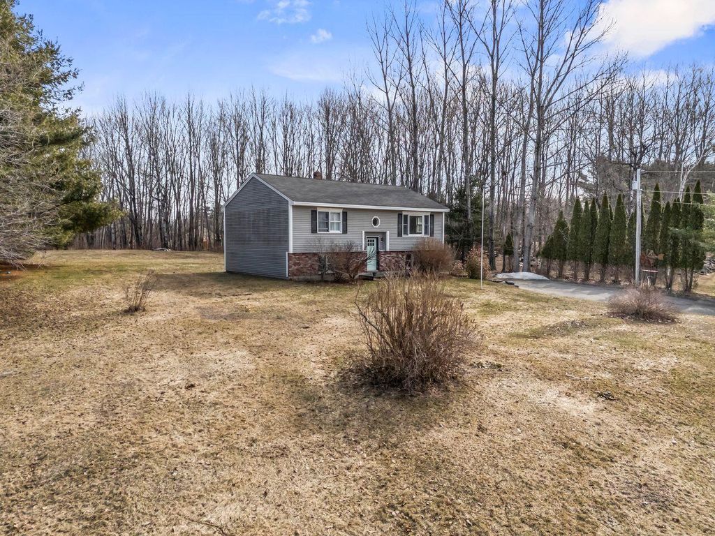 Photo of 27 Oak Ridge Drive, Standish, ME 04084 (MLS # 1656183)