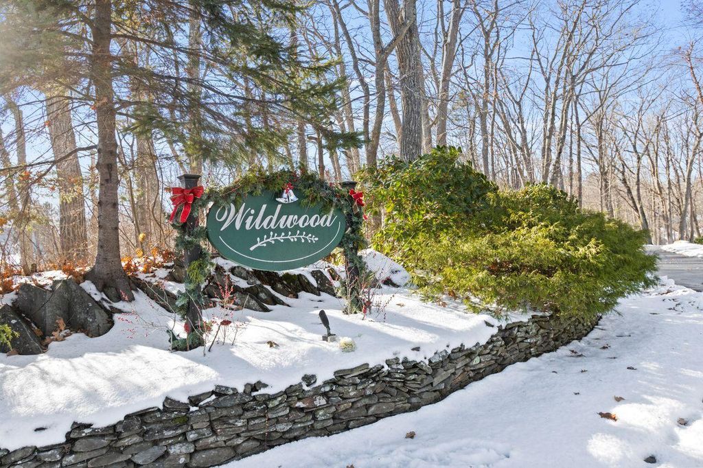 Photo of 7 Wildwood Drive #7, Cape Elizabeth, ME 04107 (MLS # 1646503)