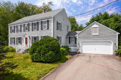 Photo of 5 Heath Road, Kennebunk, ME 04043 (MLS # 1634282)