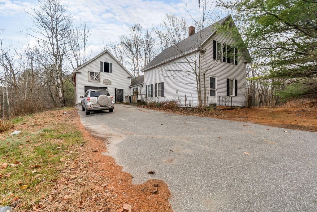 Photo of 1139 Sabattus Street, Lewiston, ME 04240 (MLS # 1648657)