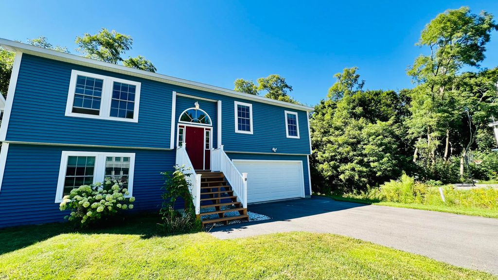 Photo of 40 Ellis Court, Bangor, ME 04401 (MLS # 1655837)