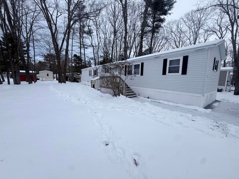 Photo of 37 Bay Bridge Road, Brunswick, ME 04011 (MLS # 1648693)