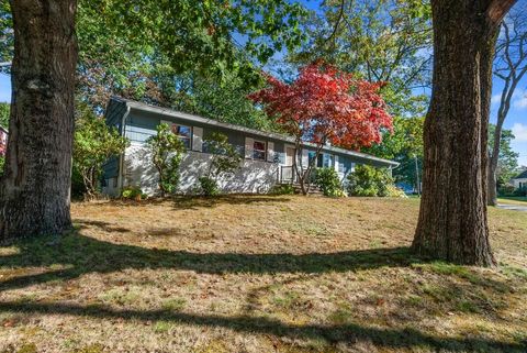 Photo of 26 Mariette Drive, Portsmouth, NH 03801 (MLS # 1641490)