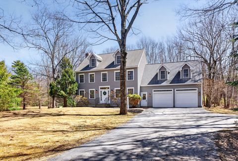 Photo of 9 Hidden Creek Drive, Scarborough, ME 04074 (MLS # 1657582)