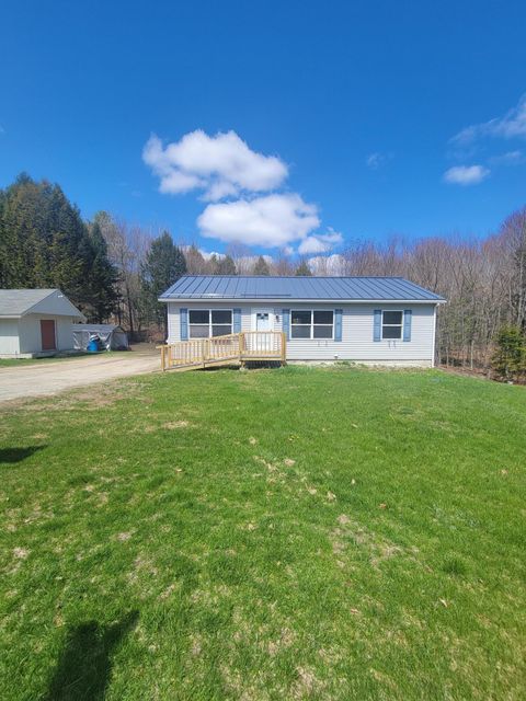 Photo of 102 Outlook Drive, Auburn, ME 04210 (MLS # 1660178)