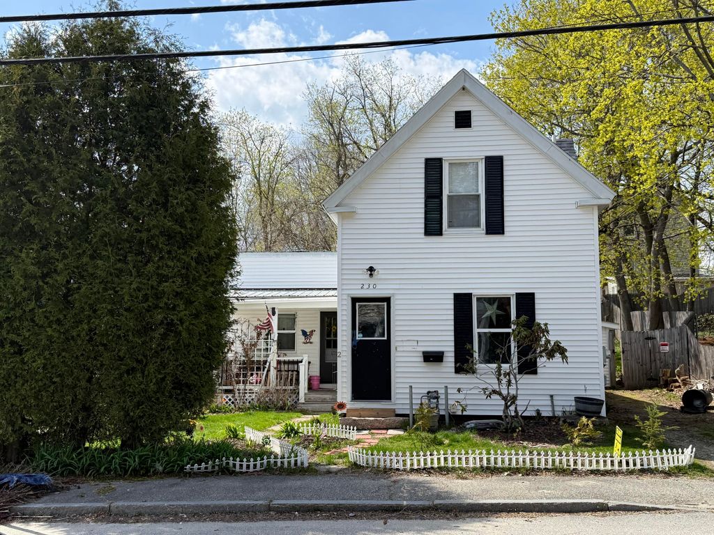 Photo of 230 Oak Street, Lewiston, ME 04240 (MLS # 1663321)