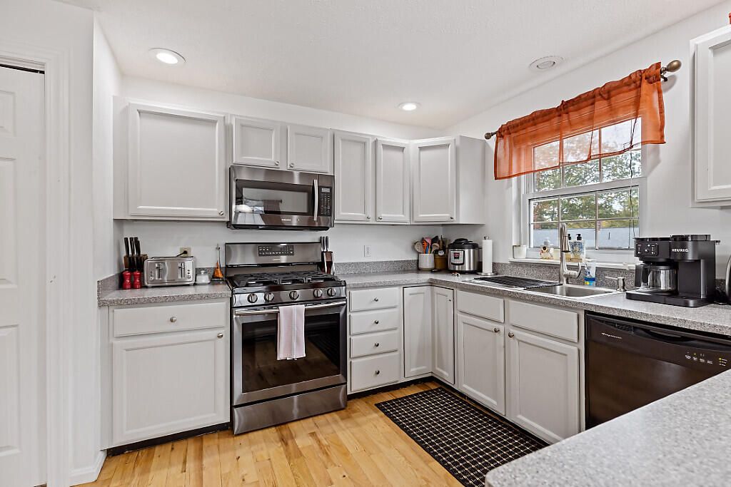 Photo of 8 Kyle Street, Brunswick, ME 04011 (MLS # 1641657)