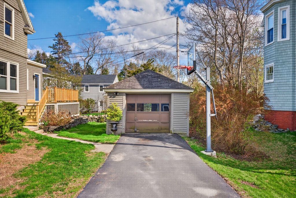 Photo of 6 Sea View Avenue, Cape Elizabeth, ME 04107 (MLS # 1661315)