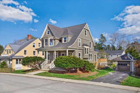 Photo of 6 Sea View Avenue, Cape Elizabeth, ME 04107 (MLS # 1661315)