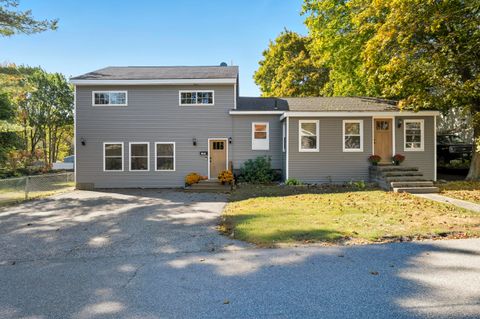 Photo of 125 Woodlawn Avenue, Portland, ME 04103 (MLS # 1639380)