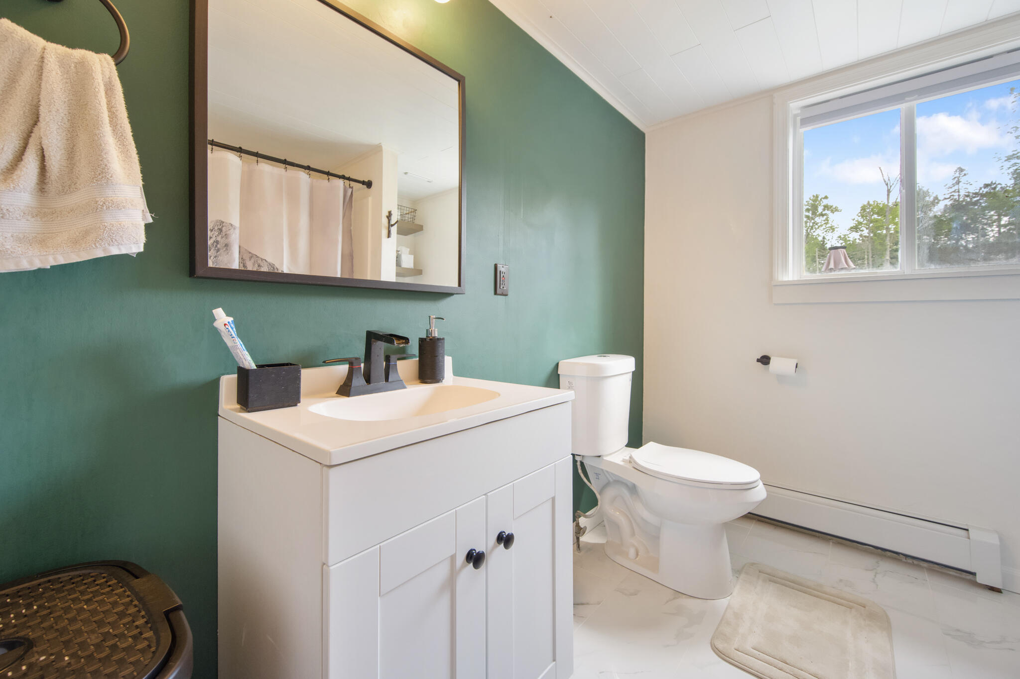 Bucksport, Maine 04416, United States, 4 Bedrooms Bedrooms, ,3 BathroomsBathrooms,Residential,Active,165365