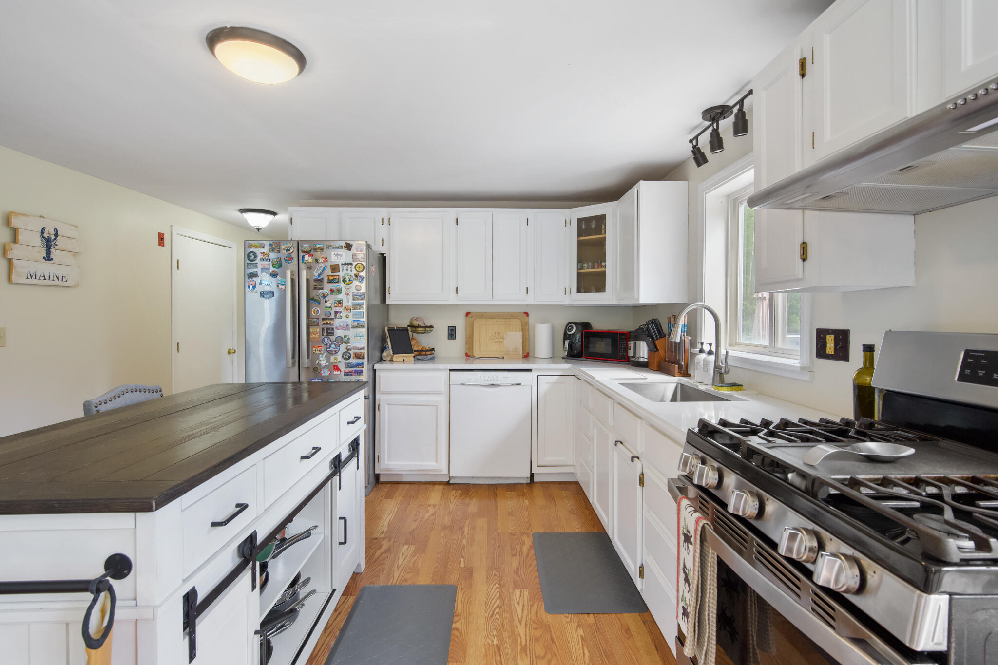 Bucksport, Maine 04416, United States, 4 Bedrooms Bedrooms, ,3 BathroomsBathrooms,Residential,Active,165365