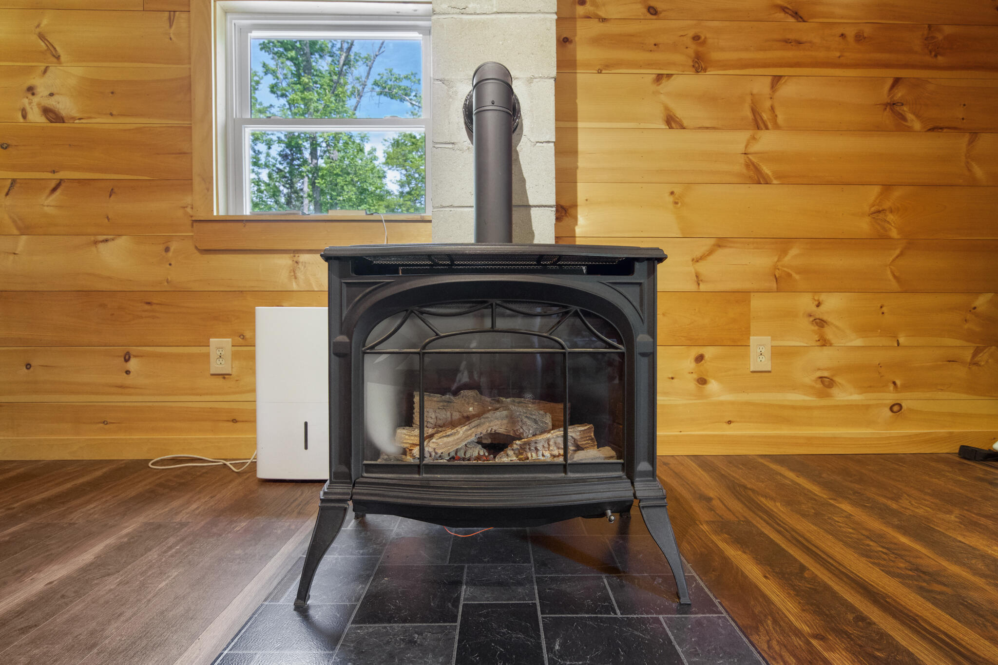 Bucksport, Maine 04416, United States, 4 Bedrooms Bedrooms, ,3 BathroomsBathrooms,Residential,Active,165365