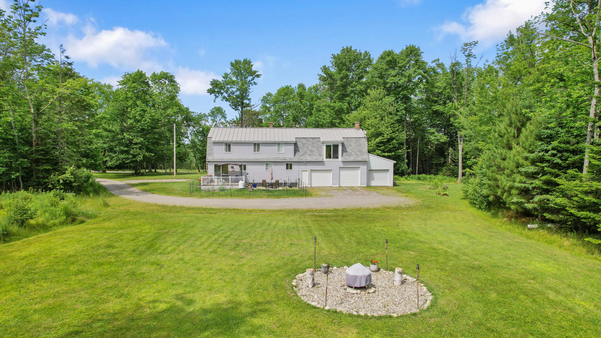 Bucksport, Maine 04416, United States, 4 Bedrooms Bedrooms, ,3 BathroomsBathrooms,Residential,Active,165365