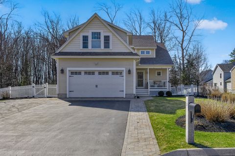Photo of 28 Elmwood Avenue, Scarborough, ME 04074 (MLS # 1657744)