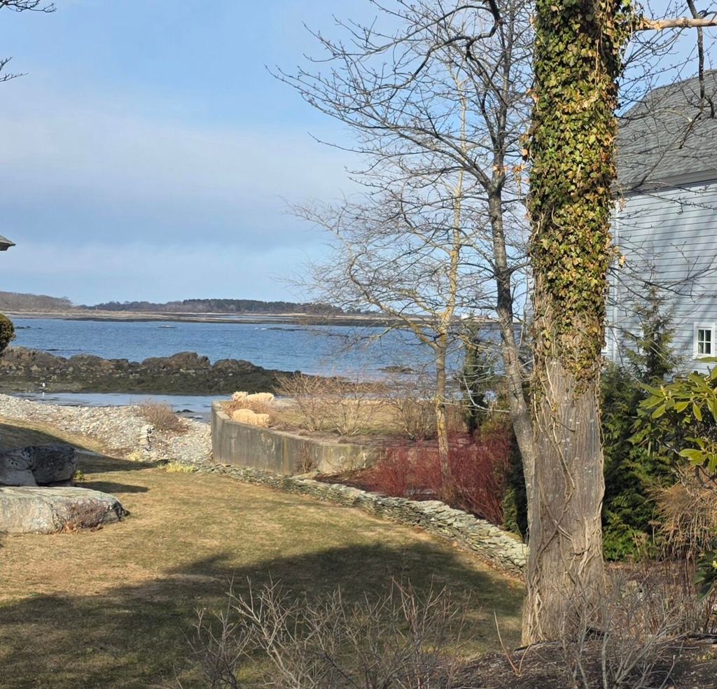Photo of 5 Windemere Place, Kennebunkport, ME 04046 (MLS # 1656281)