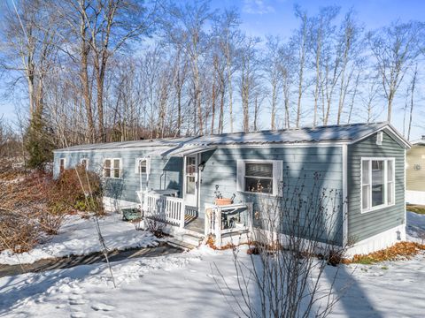 Photo of 49 Sandalwood Circle, Kittery, ME 03904 (MLS # 1651009)