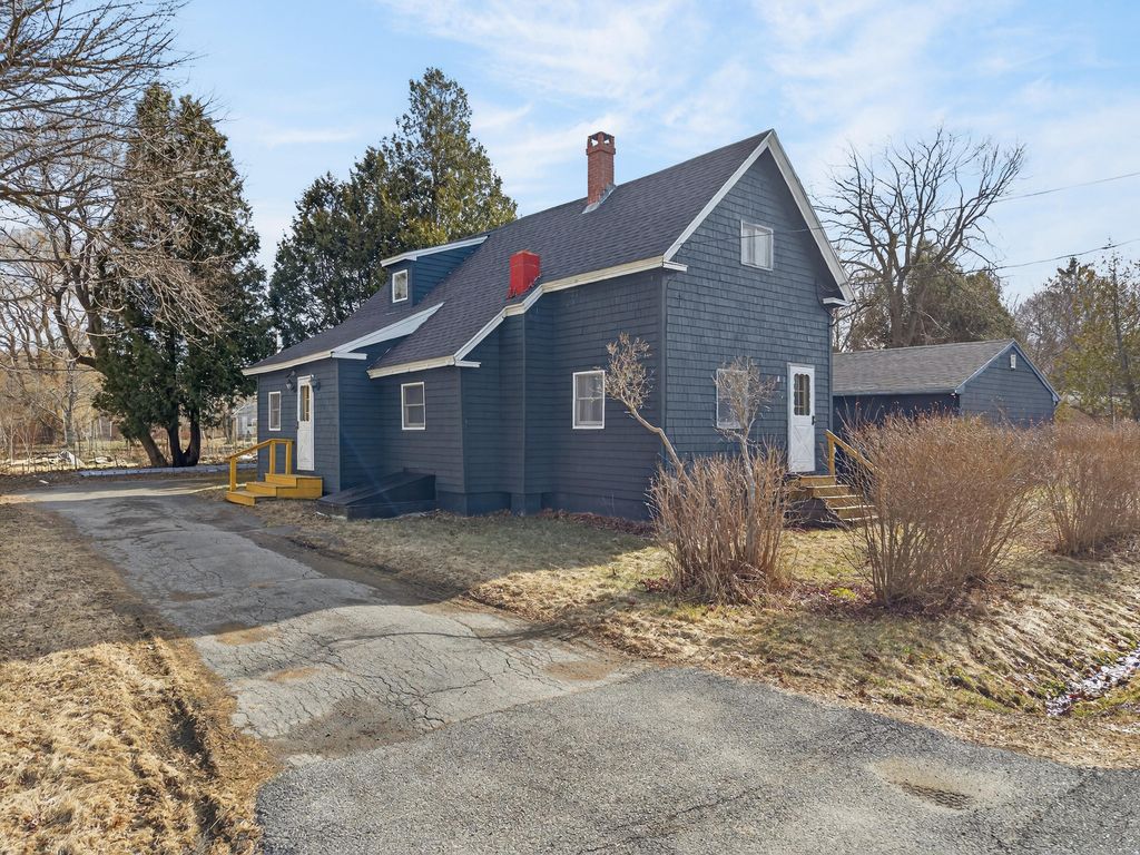 Photo of 8 Autumn Street, Rockland, ME 04841 (MLS # 1656321)