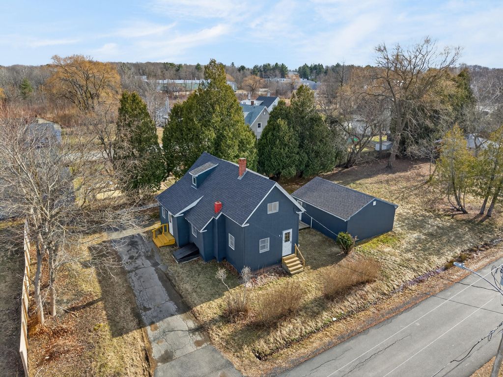 Photo of 8 Autumn Street, Rockland, ME 04841 (MLS # 1656321)