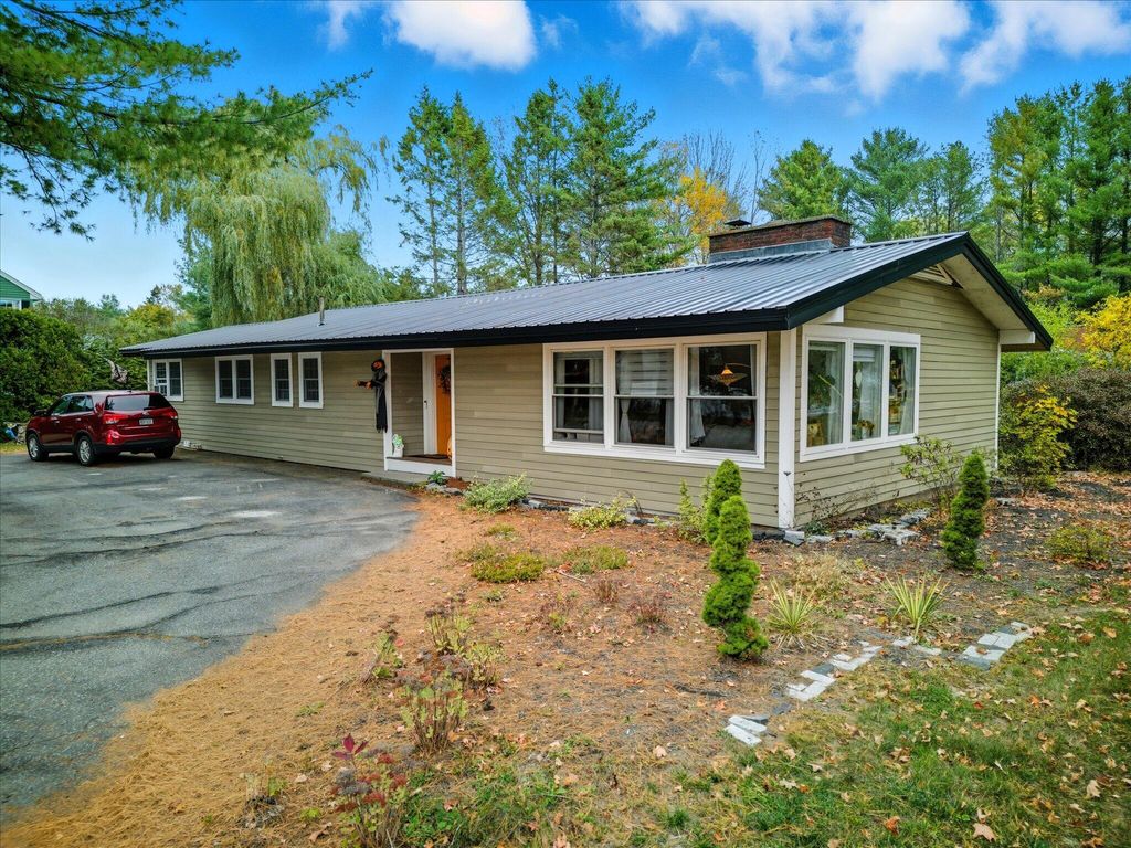 Photo of 410 Mount Hope Avenue, Bangor, ME 04401 (MLS # 1641309)