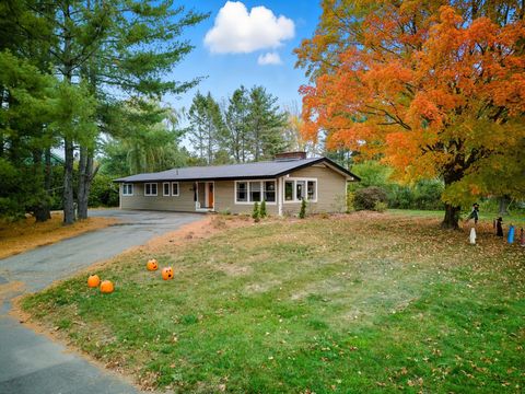 Photo of 410 Mount Hope Avenue, Bangor, ME 04401 (MLS # 1641309)