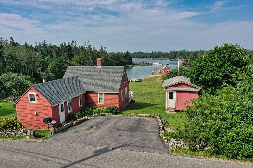 Photo of 129 E Boston Road, Vinalhaven, ME 04863 (MLS # 1657901)