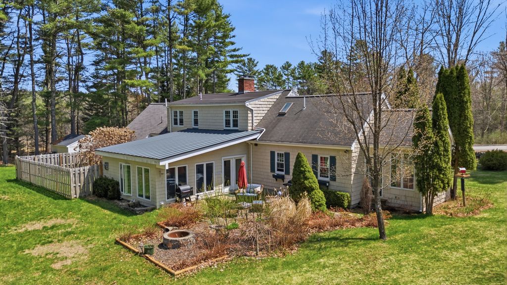 Photo of 1520 Perkins Ridge Road, Auburn, ME 04210 (MLS # 1660880)